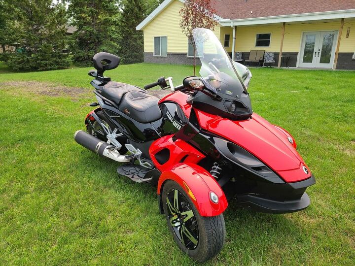 2009 can am spyder to enjoy fall colors