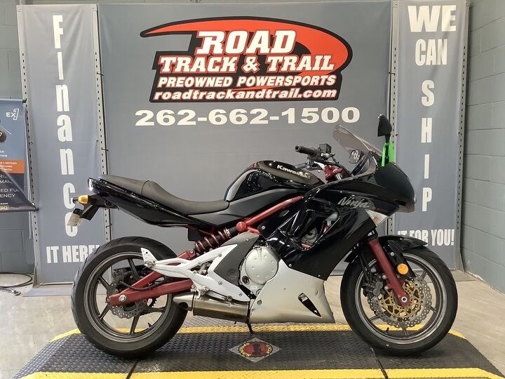 only 8730 miles fuel injected and stock nice budget sport bike has some right