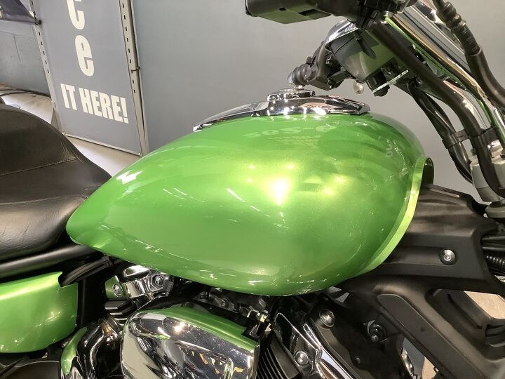 custom flake paint custom front fender vance and hines exhaust upgraded high