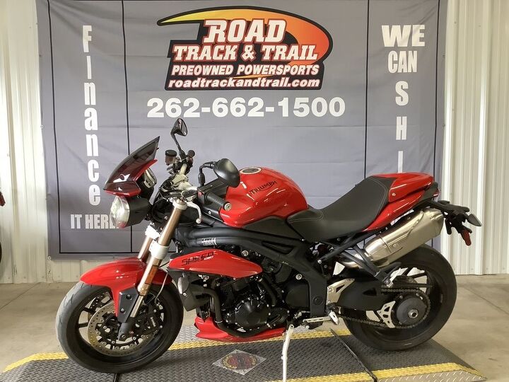 only 4645 miles fly screen stock and super clean sport bike triple
