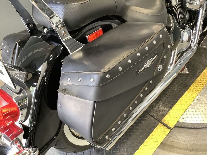 only 13337 miles cobra exhaust crashbar backrest rider backrest windshield