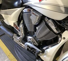 2016 Victory Motorcycles Magnum Suede Pearl White with Black & Silver