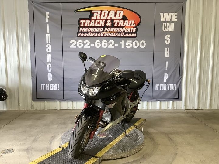 only 8292 miles fuel injected and newer tires nice budget sport bike we