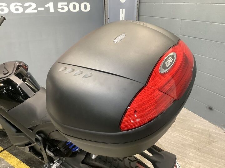 only 1033 miles givi top box hand guards windshield abs inverted forks new