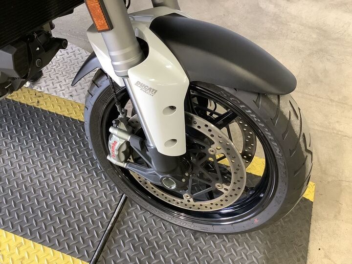 only 5148 miles title states miles not actual termignoni exhaust abs traction
