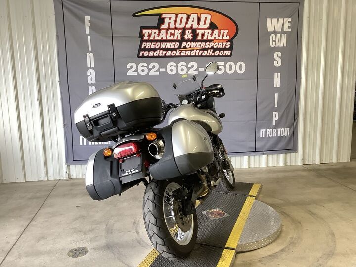 only 18 716 miles all 3 triumph bags hand guards clicker levers and new tires