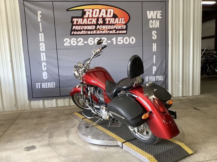 only 10068 miles upgraded exhaust victory hard bags backrest fuel injected and
