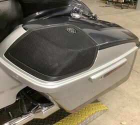 1 owner 117 screamin eagle motor boom audio bag lid and lower fairing speakers