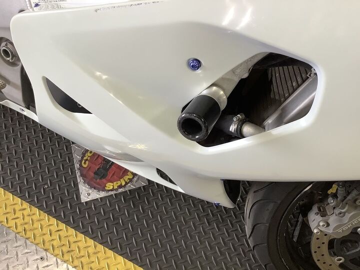 yoshimura exhaust frame sliders fender eliminator led signals undertail kit