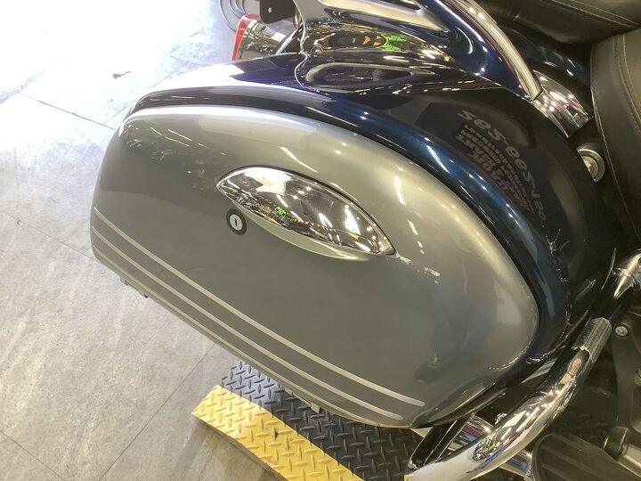 full vance and hines exhaust windshield with lowers backrest rack crashbar