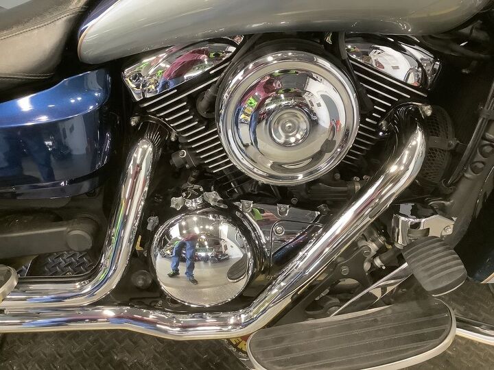 full vance and hines exhaust windshield with lowers backrest rack crashbar