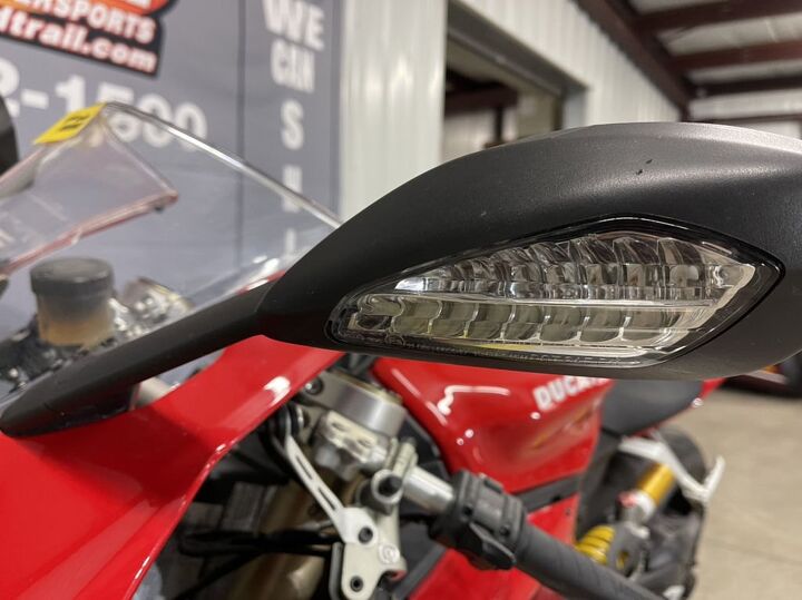ride modes control race sport and wet abs led headlight and taillight