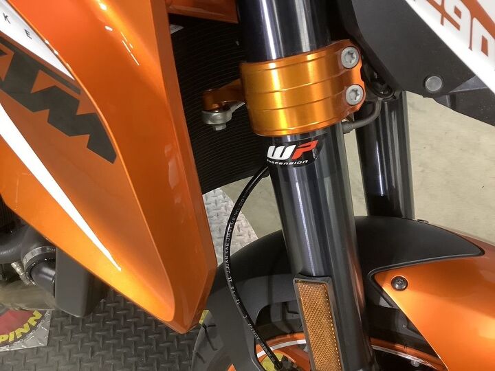 akrapovic exhaust clicker levers upgraded grips yoshimura fender eliminator