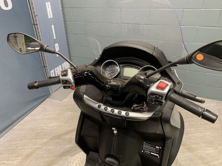 1 owner givi rear rack abs fuel injected clean scooter trike 2016
