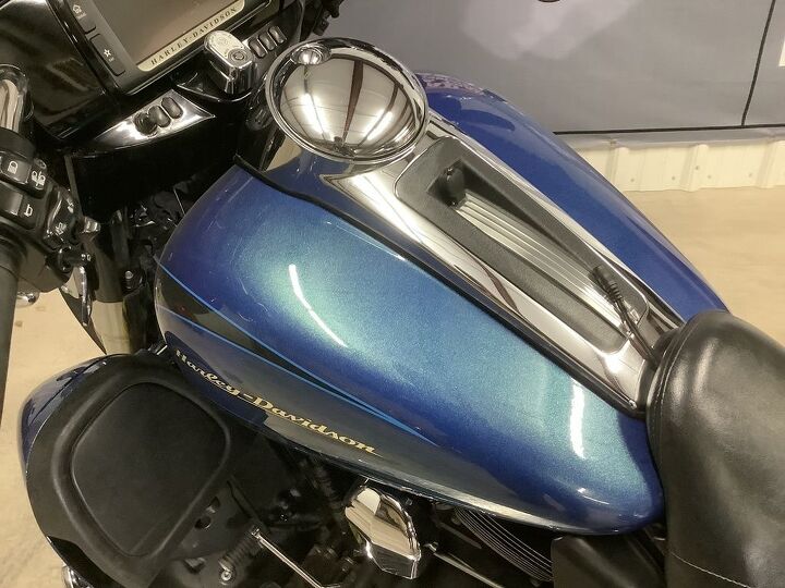 hd limited colors vance and hines exhaust navigation heated grips audio