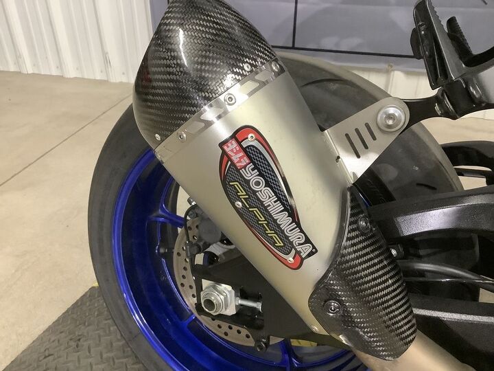 only 3322 miles 1 owner yoshimura high mount exhaust fender eliminator abs