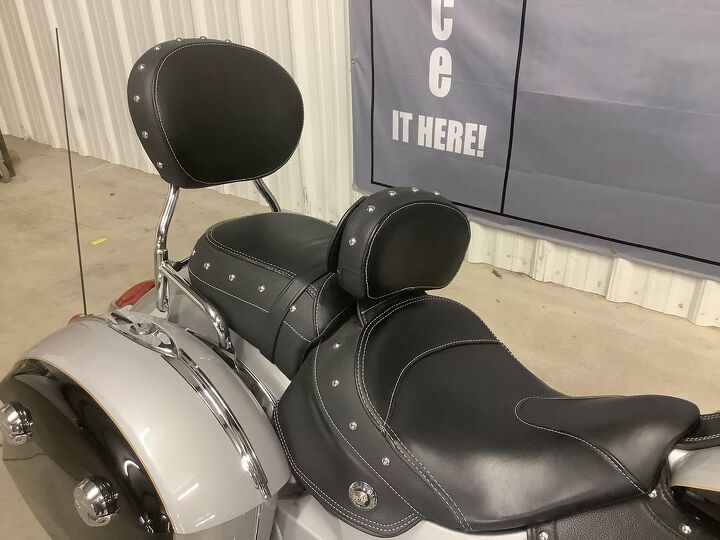 only 9515 miles lower fairings both backrests navigation painted inner
