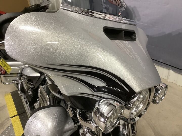 wow factor 1 owner only 5466 miles hd hard candy custom paint rcxhaust slip