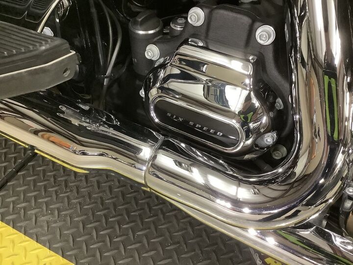 only 6276 miles aftermarket exhaust chrome handlebar controls upgraded
