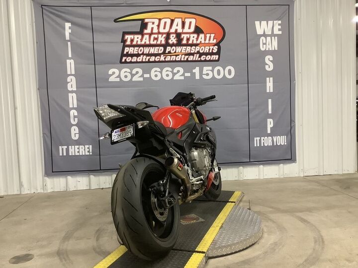 1 owner only 7641 miles full akrapovic exhaust puig windshield carbon fiber