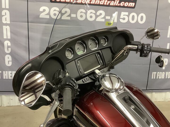 only 6475 miles 1 owner vance and hines monster ovals exhaust navigation bag