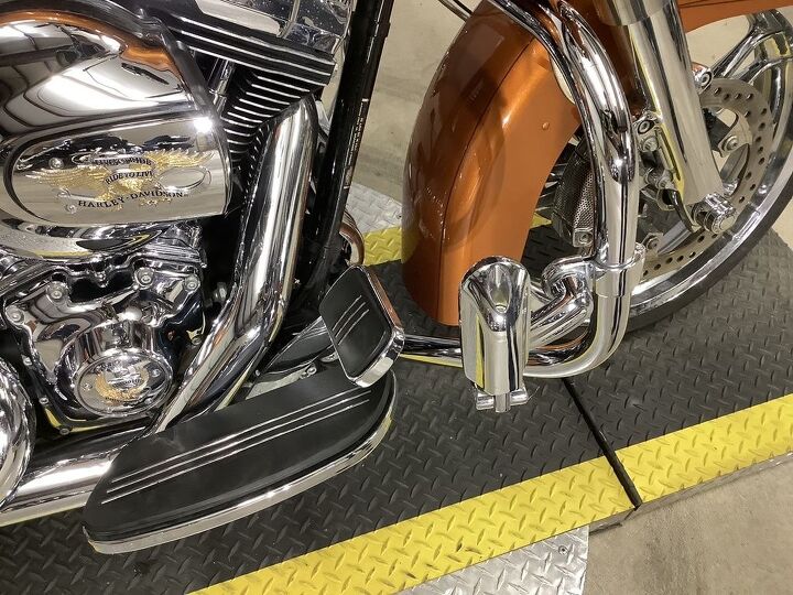 only 11593 miles 1 owner hd chrome enforcer wheels chrome forks painted inner