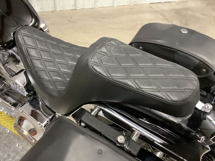 custom paint aftermarket exhaust highflow intake quilted seat hard mounted