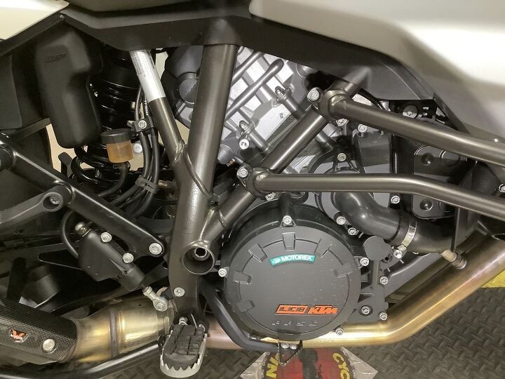 only 8264 miles all 3 ktm hard bags with liners wings exhaust crashcage