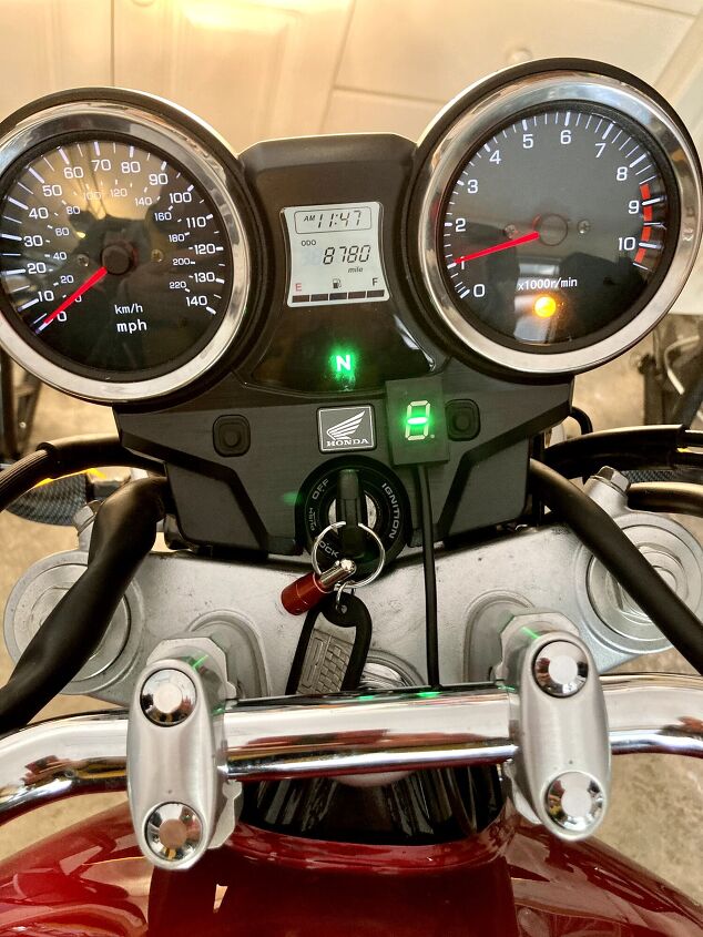 2013 honda cb1100 abs with about 9000 miles in excellent shape with lots of