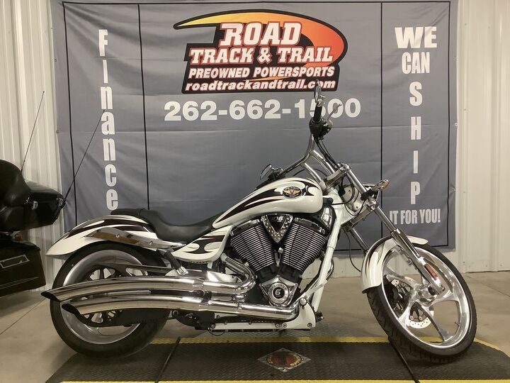 low miles aftermarket exhaust big handlebars chrome forks chrome triple trees