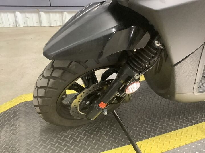 only 888 miles 1 owner handguards clean scooter we can ship this for