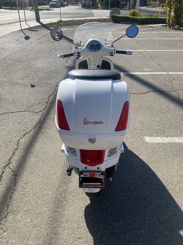 selling due to out of state move super well maintained vespa with low