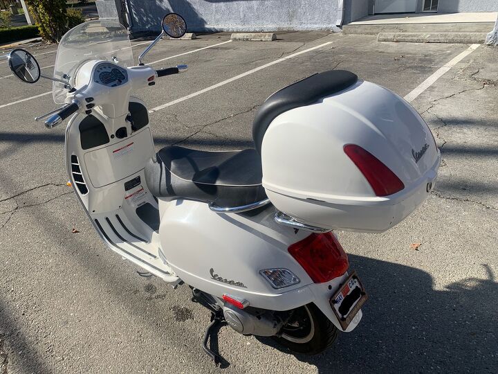 selling due to out of state move super well maintained vespa with low