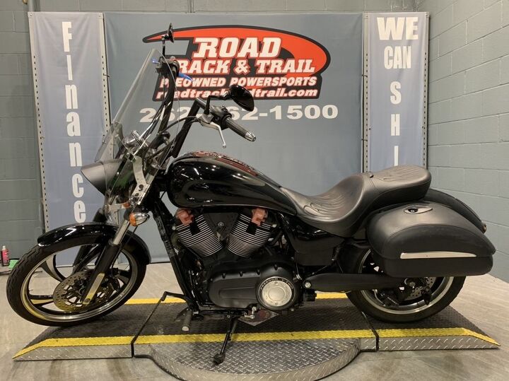 windshield victory hard mounted bags big bars flamed seat modified exhaust