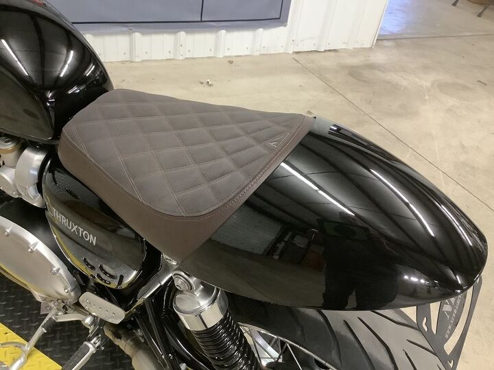 only 3030 miles arrow exhaust headlight fairing quilted seat fender