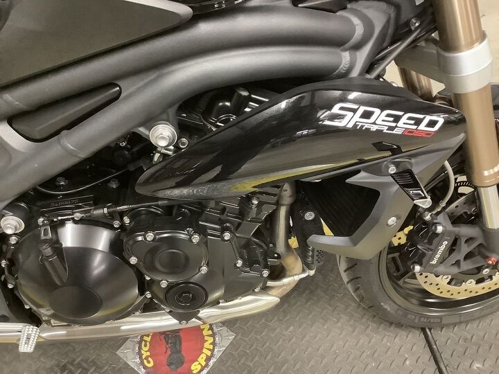 only 5521 miles carbon fiber akrapovic exhaust clicker levers integrated led