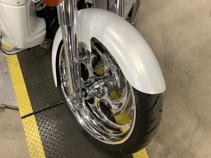 wow factor 21 and 17 aftermarket chrome wheels matching rotor chrome forks