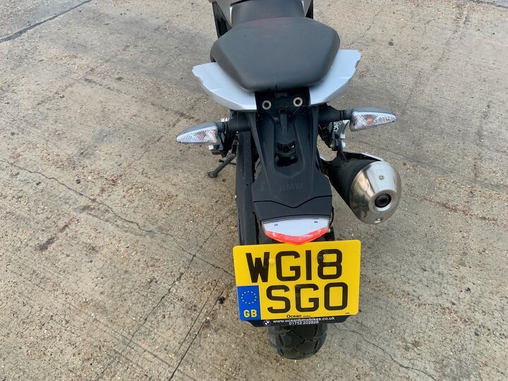 immaculate condition g310 gs urgent sale for knee surgery