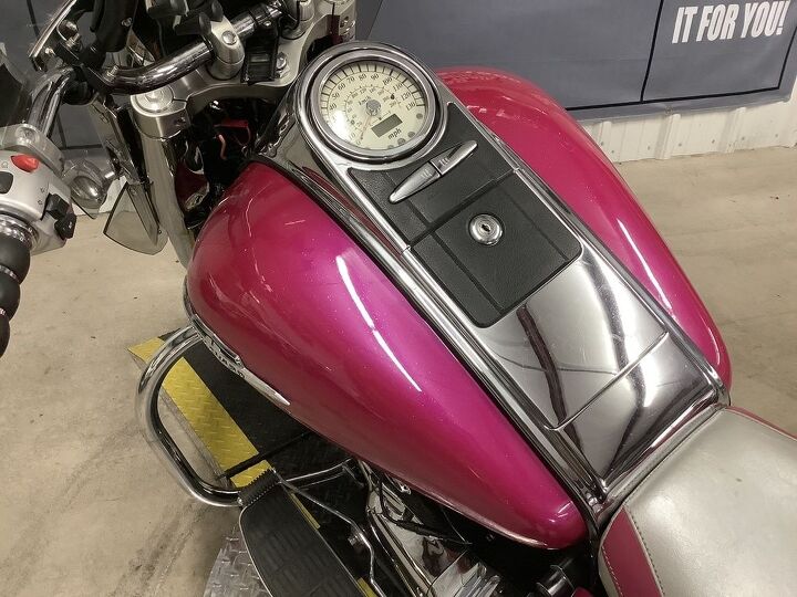 wow factor custom paint stretched hard bags and rear fender windshield custom