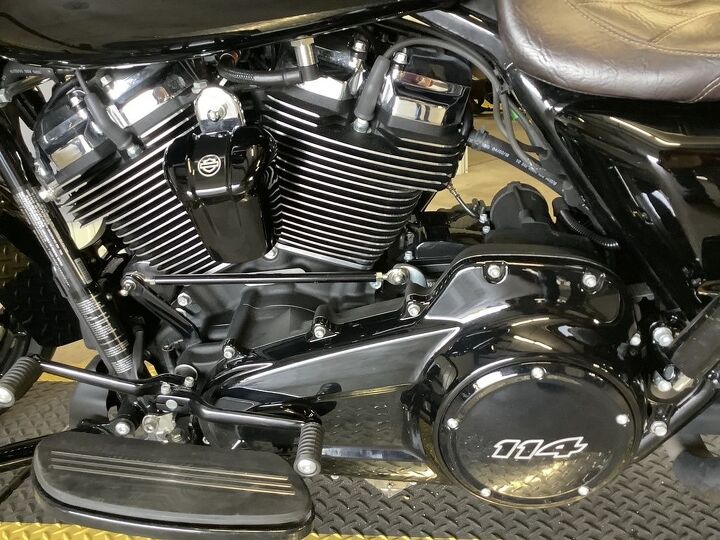 1 owner rcxhaust exhaust screamin eagle intake big bars custom quilted seat