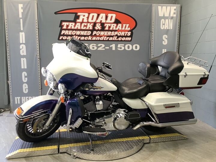 only 17133 miles hd limited colors vance and hines true dual exhaust with