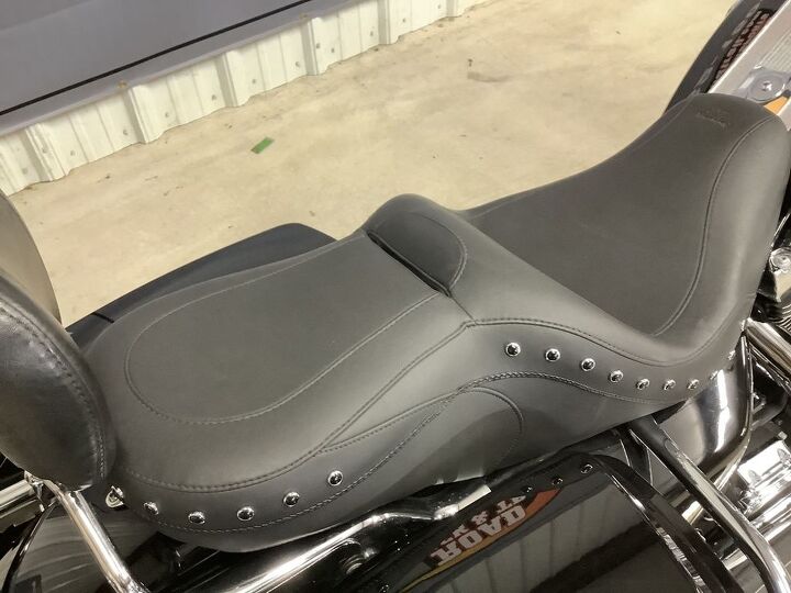 vance and hines 2 into 1 exhaust mustang seat backrest upgraded big bars and