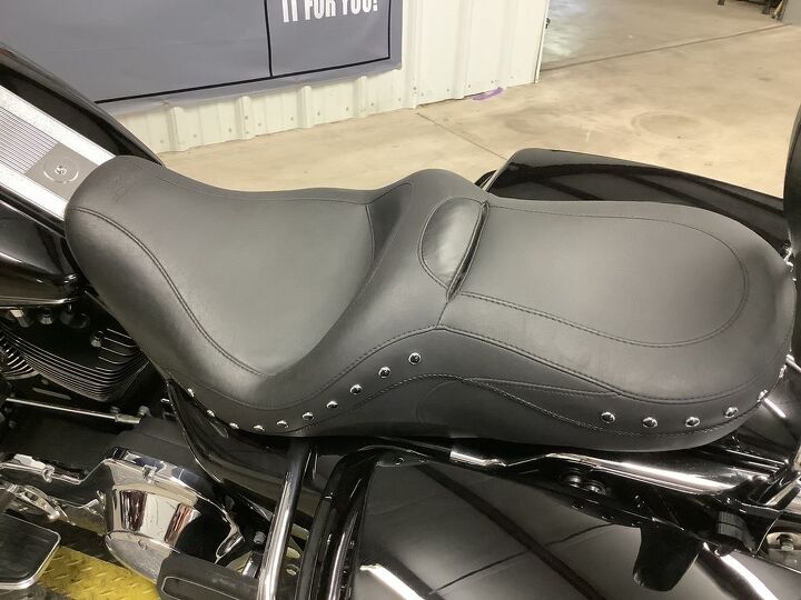 vance and hines 2 into 1 exhaust mustang seat backrest upgraded big bars and