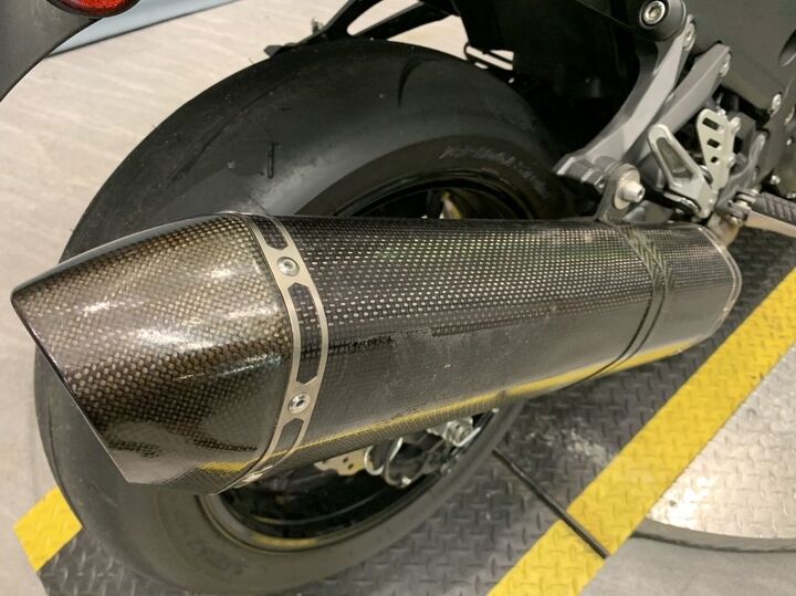 akrapovic full exhaust abs traction control zero gravity windshield and more