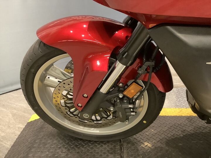 1 owner only 680 miles fuel injected onboard computer factory hard bags super