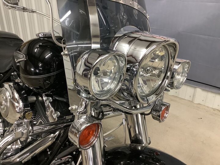 only 13926 miles vance and hines exhaust highflow intake upgraded handlebars