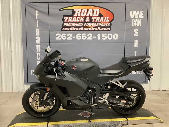 only 412 miles fuel injected stock and crispy clean sport bike we can