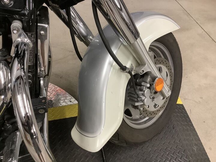 1 owner vance and hines exhaust crashbar backrest mustang seat saddlebags