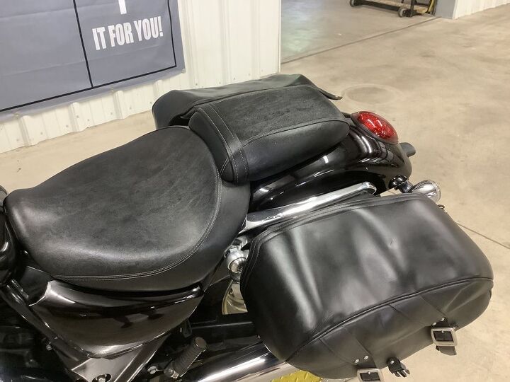 hard mounted triumph saddlebags 1600cc fuel injected motor and new front tire