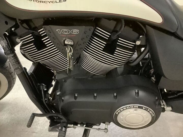 only 711 miles victory performance exhaust 106 v twin 6 speed transmission